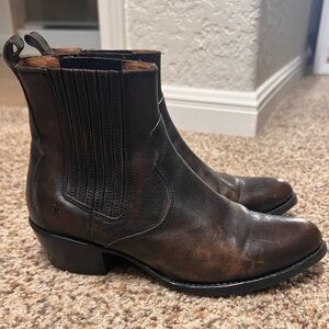 Frye Satcha Chelsea Boots, women’s 7.5, great condition